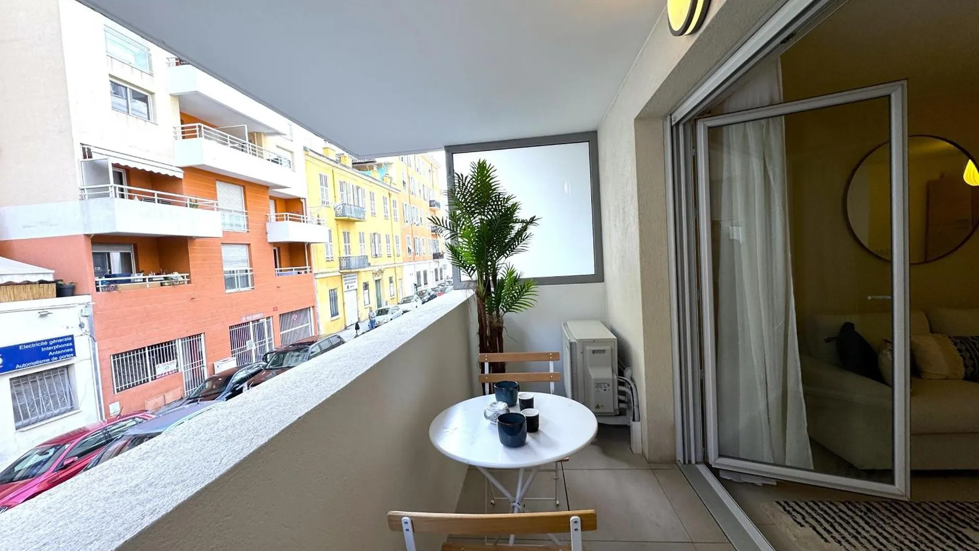 T2 - Nice - Place Du Pin - Papon 0*,