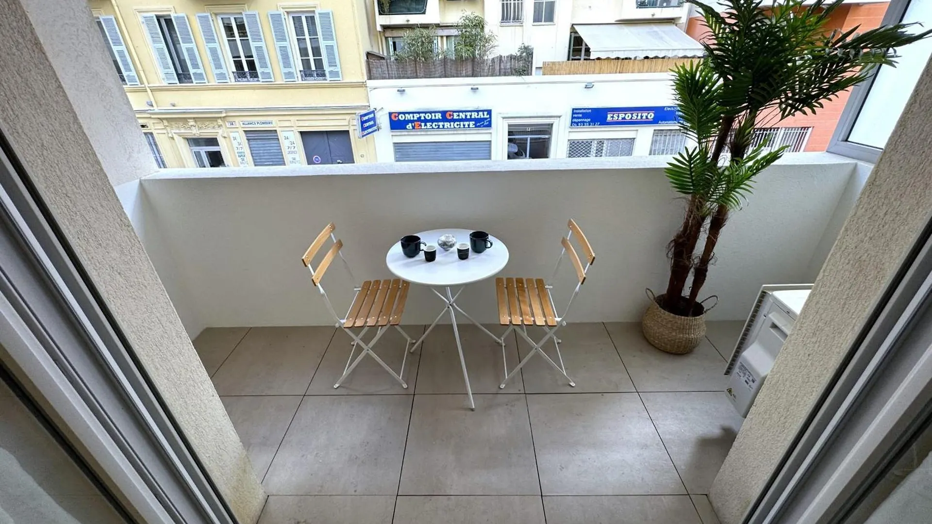 T2 - Nice - Place Du Pin - Papon 0*,